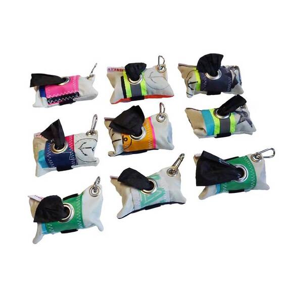 Kotbeutelspender aus recyceltem Segeltuch