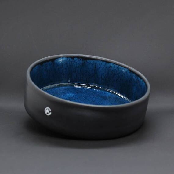 Personalisierter Hundenapf aus Keramik matt schwarz – midnight blue