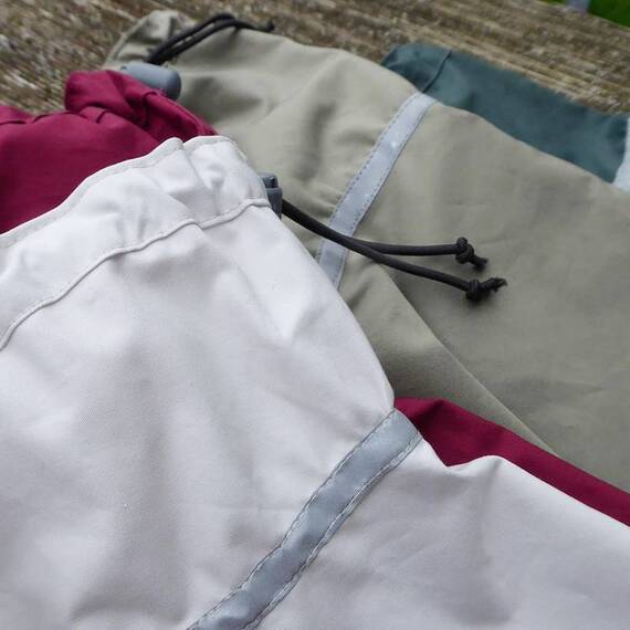 Hunde-Wettermantel SNOOPY aus Bio-Baumwolle • Maßanfertigung