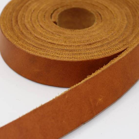 Markenhalsband aus Fettleder • 13 Farben, verschiedene Beschläge