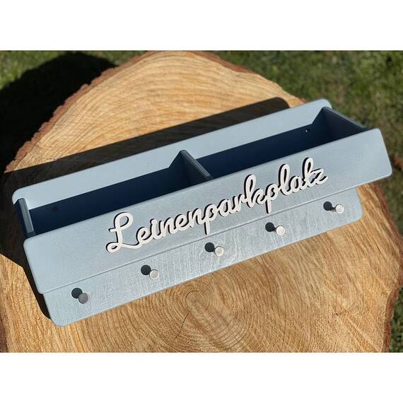 XL Hundegarderobe mit Ablagefach • personalisierbar
