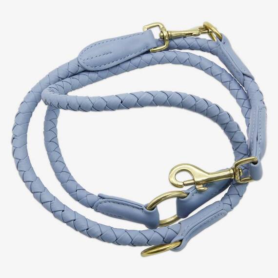 Verstellbare Hundeleine aus geflochtenem Rindsleder TWISTER • sky blue