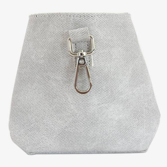 Leckerlibeutel mit Zugband und Karabiner SNACKER • glacier grey