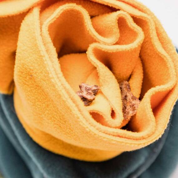 Mini Schnüffelspielzeug für den Hund SNIFFROLL salbei | grau • Knauder's Best