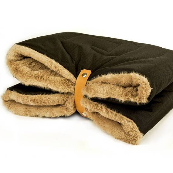 Kuschelige Reisedecke für den Hund mit Gurt FANNY • schwarz