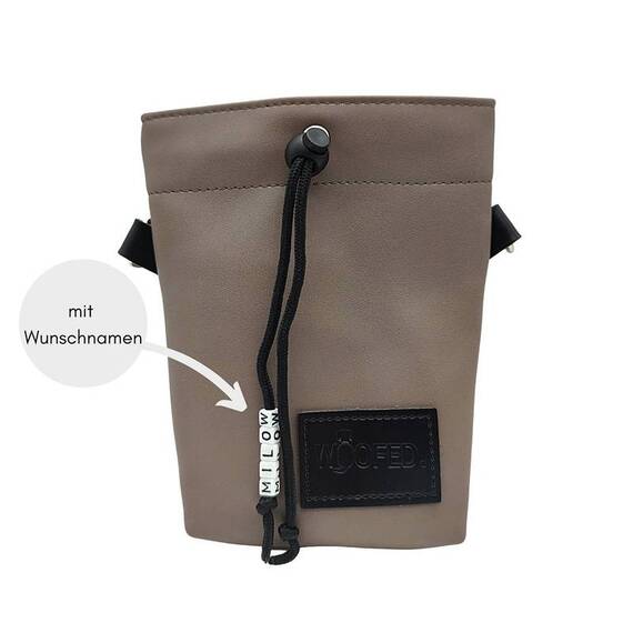 Leckerlibeutel Kunstleder braun mit Umhängegurt • MUDDY