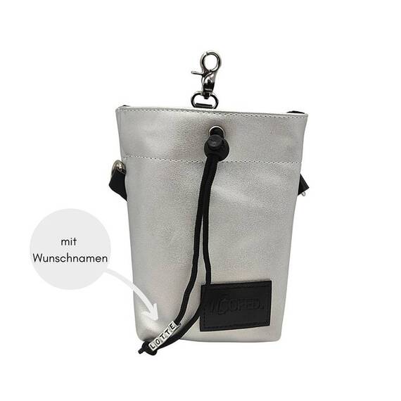 Leckerlibeutel Kunstleder silber mit Umhängegurt • SILVER