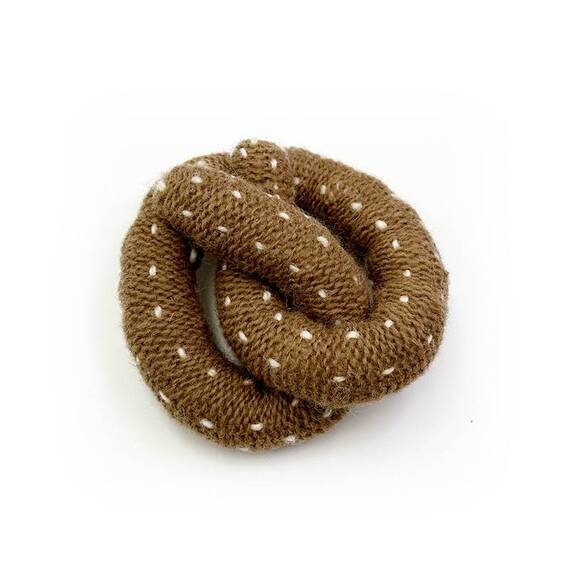 Öko Hundespielzeug Brezel