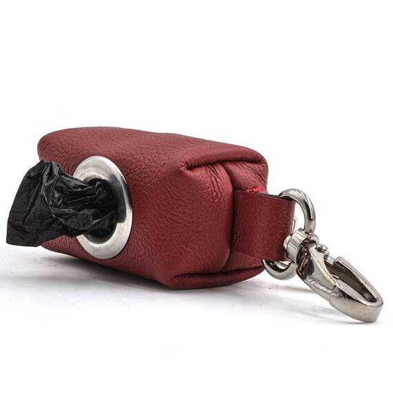 Kotbeutelspender aus Leder ‘Zamperl' rubinrot