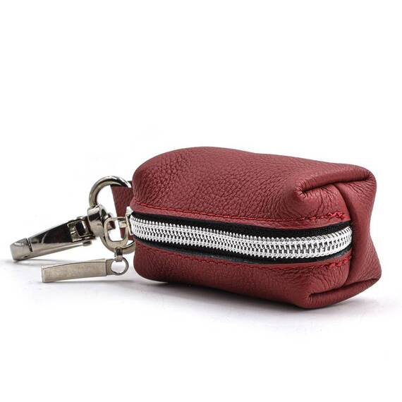 Kotbeutelspender aus Leder ‘Zamperl' rubinrot
