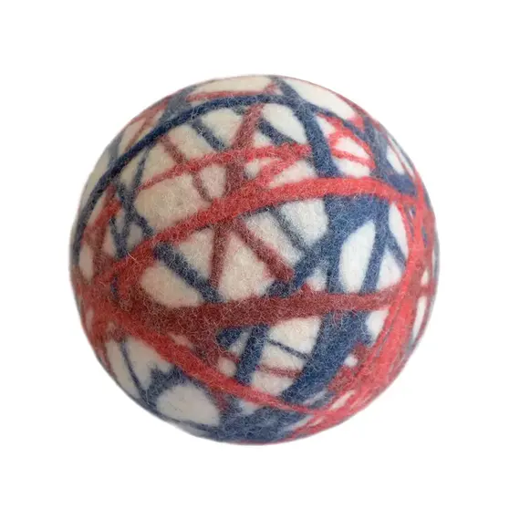 Großer Ball aus Wollfilz für Hunde • weiss