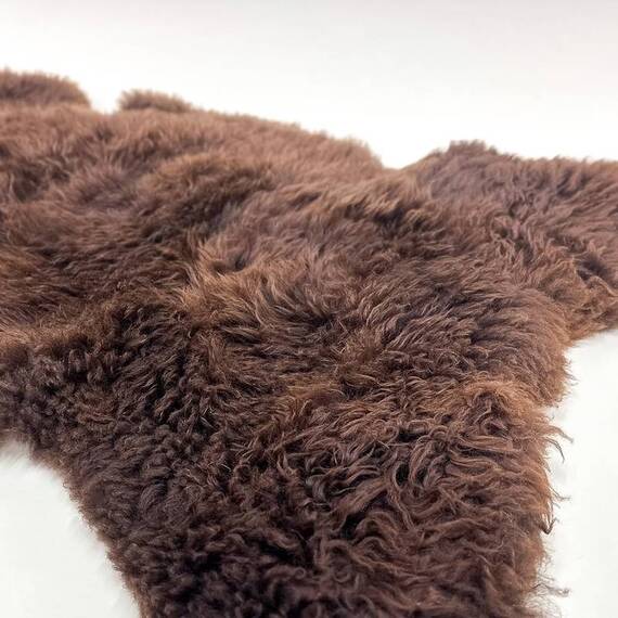 Großes Schaffell aus artgerechter Haltung • marone