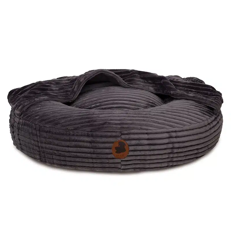 Hundebett mit angenähtem Dach/ Hundehöhle von Emmy & Pepe aus dunkelgrauem Cordsamt